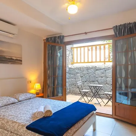 Casa Laura Vista Lobos - Spacious With Heatable Pool And Sea Views Вілла Плайя-Бланка