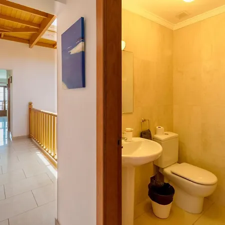 Вілла Casa Laura Vista Lobos - Spacious With Heatable Pool And Sea Views Плайя-Бланка