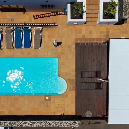 Casa Laura Vista Lobos - Spacious With Heatable Pool And Sea Views Villa Playa Blanca