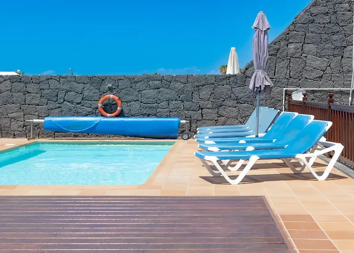 Casa Laura Vista Lobos - Spacious With Heatable Pool And Sea Views Villa Playa Blanca